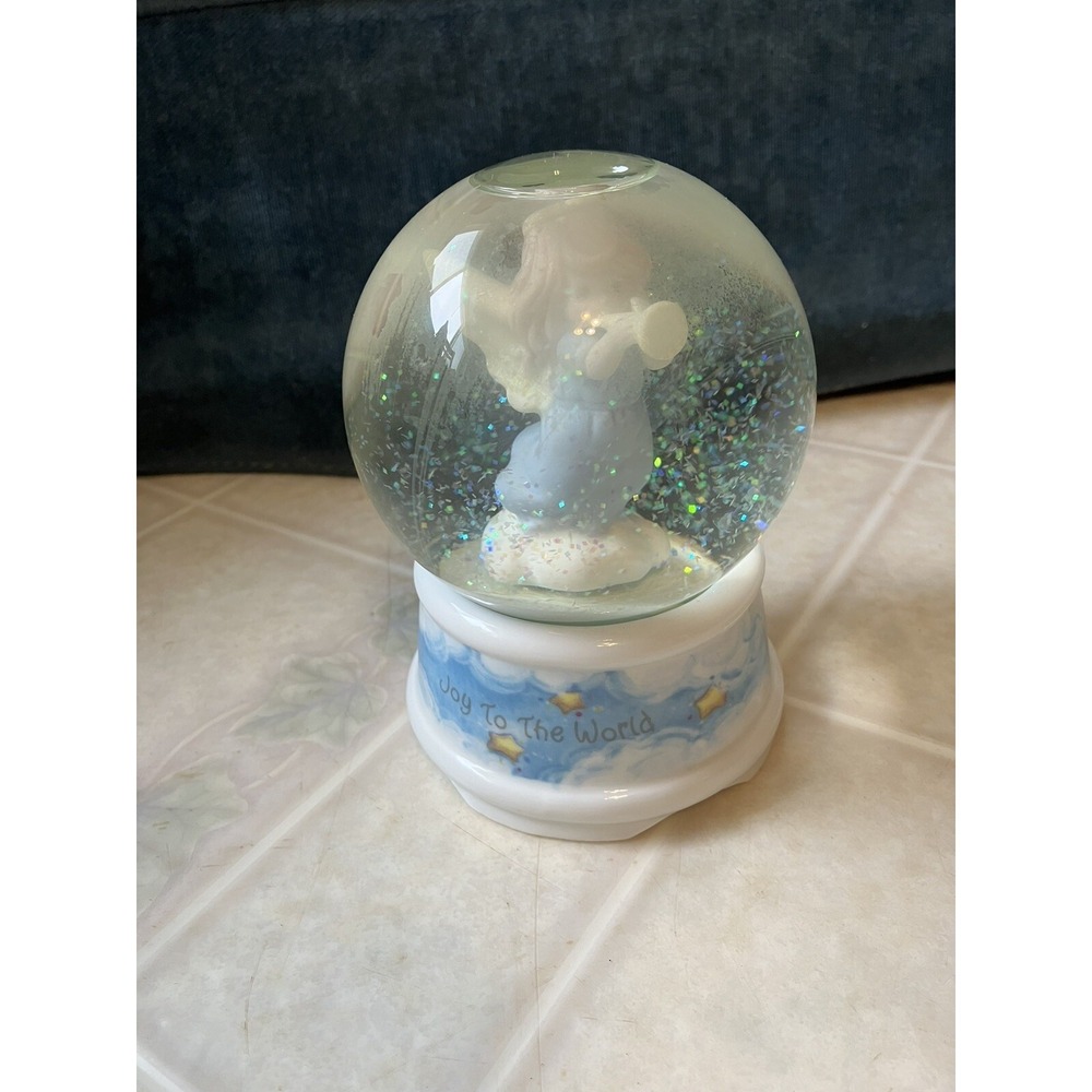 Enesco Precious Moments Angel Snow Globe Music Box 1996  "Joy‎ To The World"